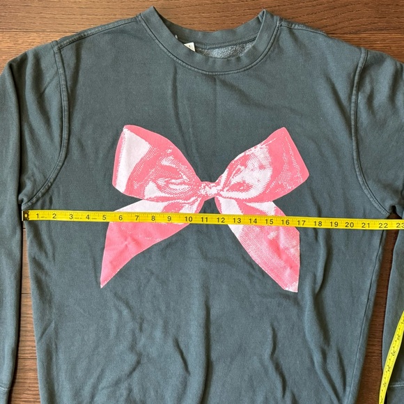 NWT urban outfitters overdyed bow pullover sweatshirt - Picture 5 of 6